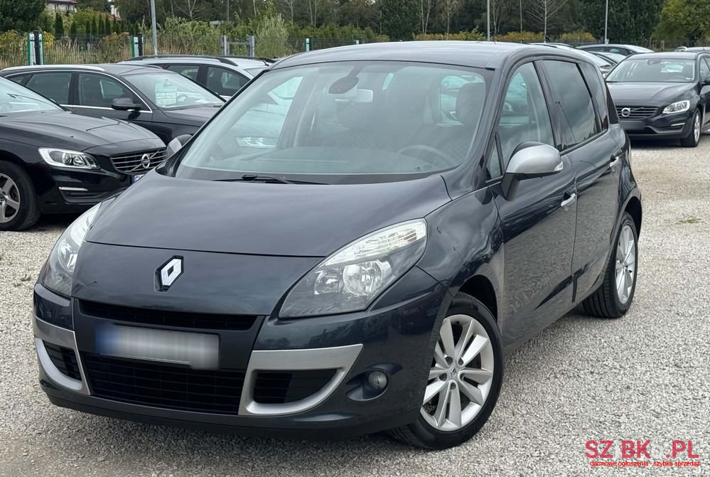 2011' Renault Scenic 1.6 16V 110 Expression photo #3
