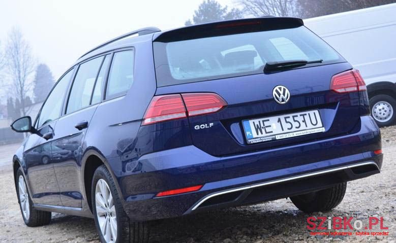 2018' Volkswagen Golf photo #5