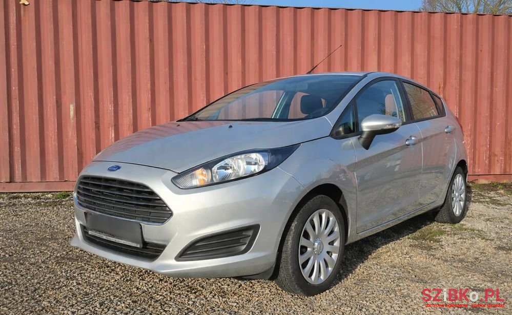 2013' Ford Fiesta photo #1