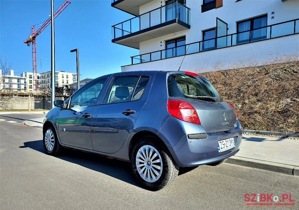 2006' Renault Clio photo #3