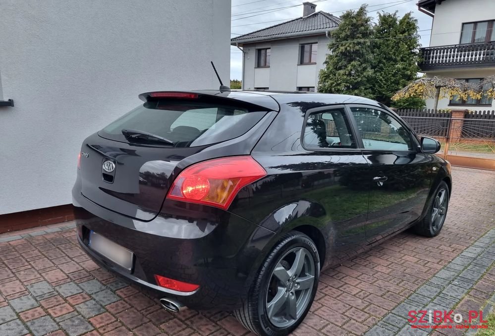 2012' Kia Proceed photo #5