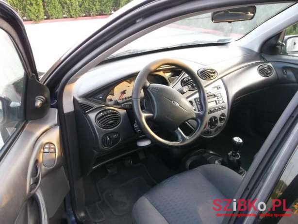 2000' Ford Focus photo #3