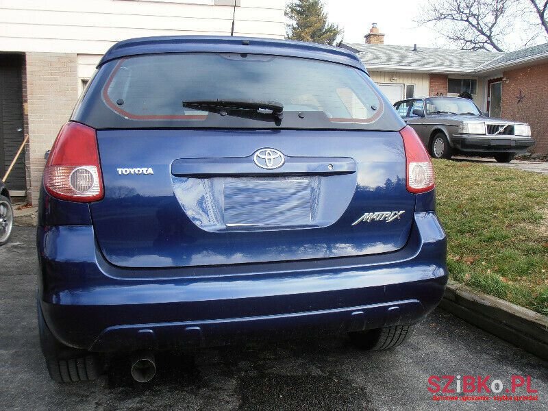 2004' Toyota Matrix photo #2