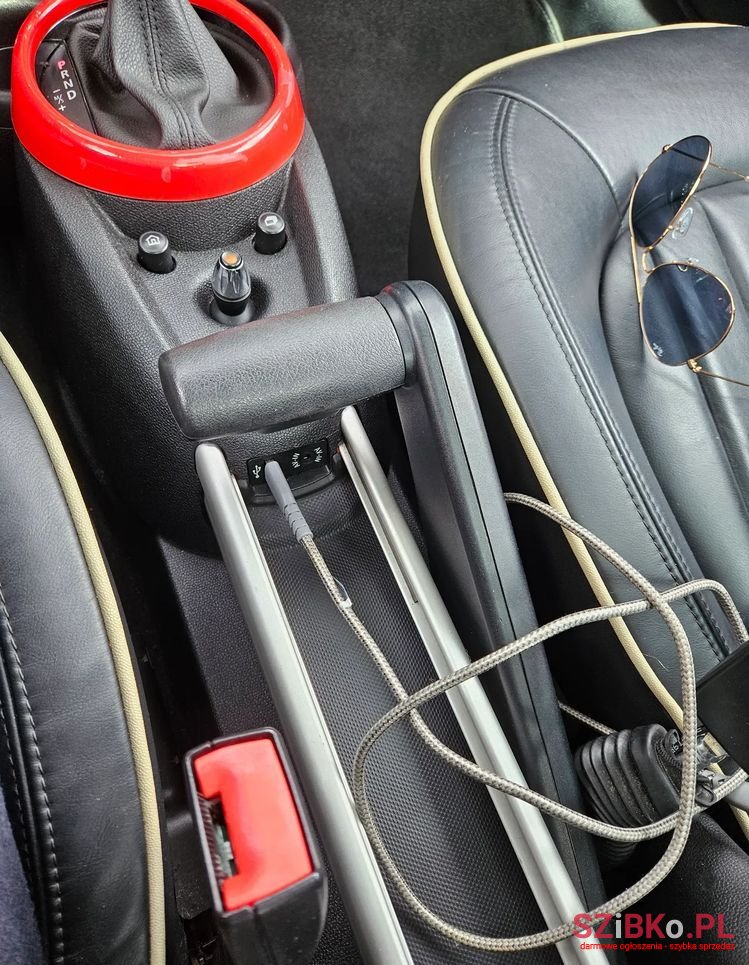 2010' MINI Countryman photo #3