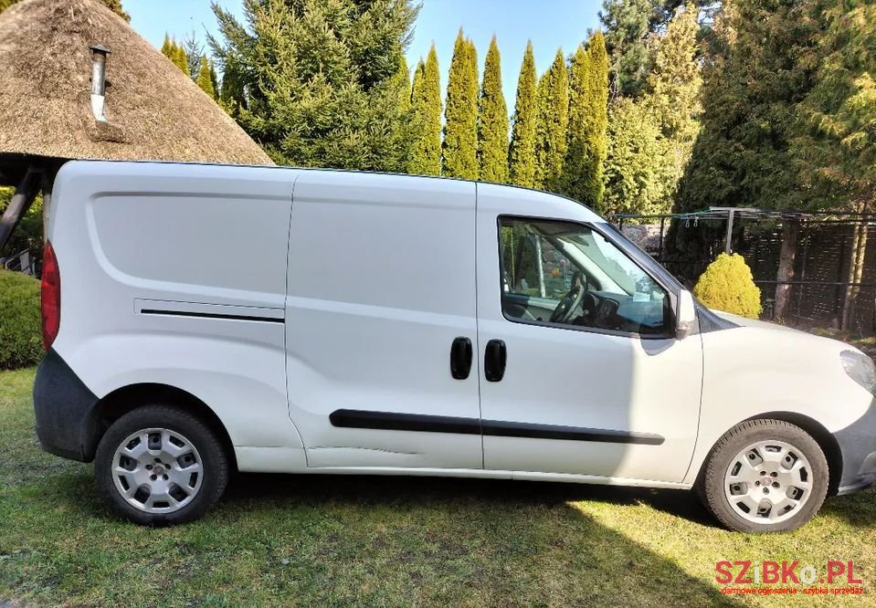 2017' Fiat Doblo photo #2