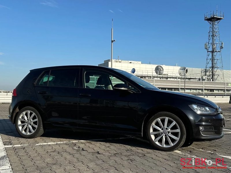 2014' Volkswagen Golf photo #3