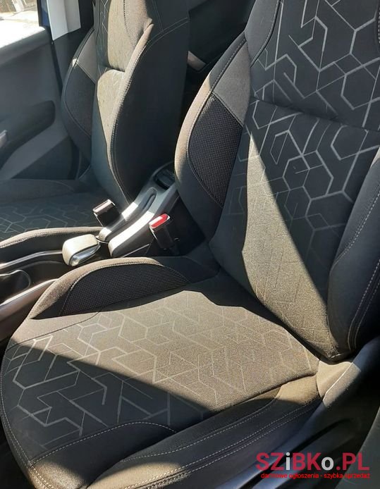 2013' Peugeot 2008 photo #5