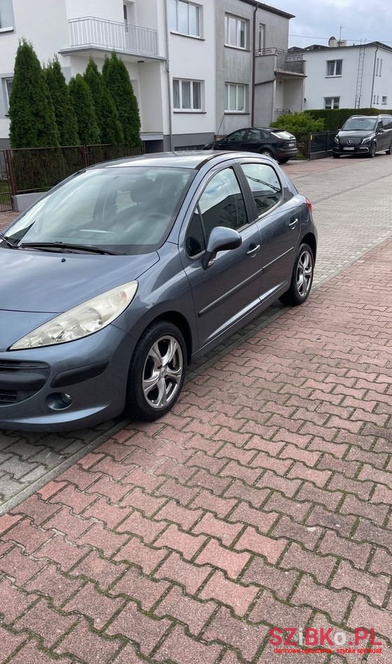 2007' Peugeot 207 1.4 16V Trendy photo #2