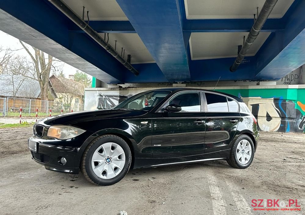 2005' BMW 1 Series 116I photo #6