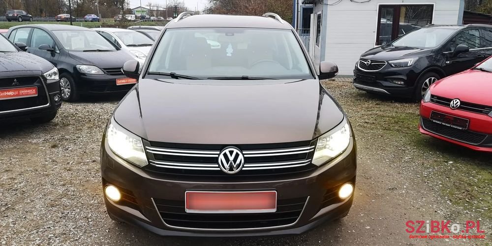 2012' Volkswagen Tiguan photo #3