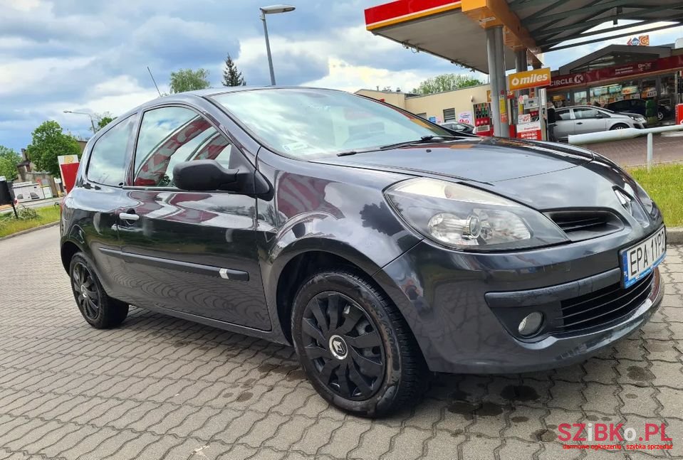 2007' Renault Clio photo #2