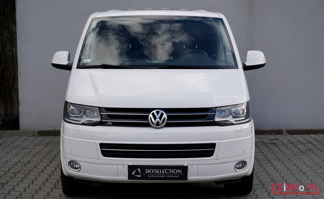 2015' Volkswagen Multivan photo #2