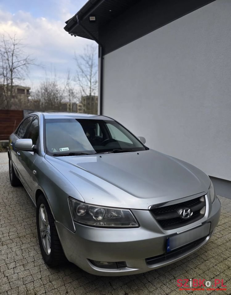 2007' Hyundai Sonata photo #2