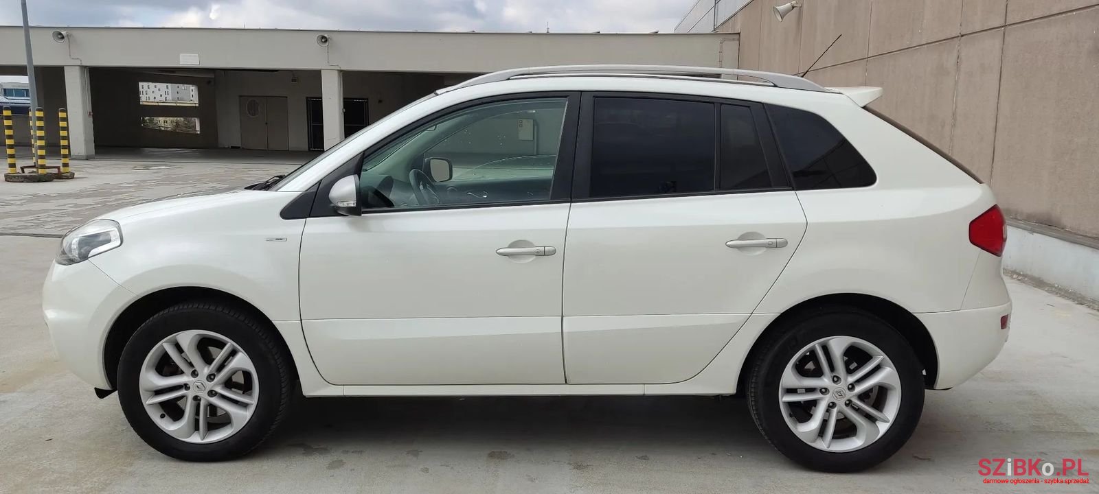 2012' Renault Koleos photo #3