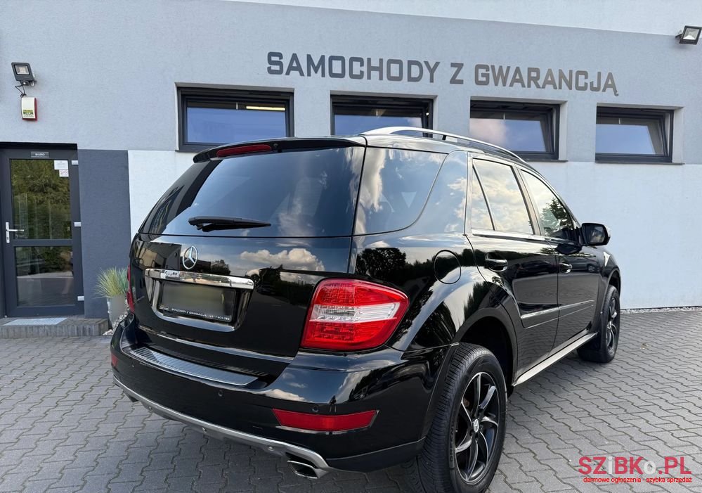 2009' Mercedes-Benz Ml photo #3