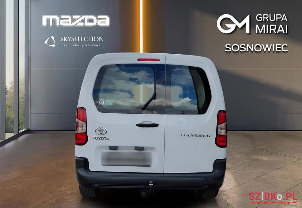 2023' Toyota ProAce City Verso photo #4
