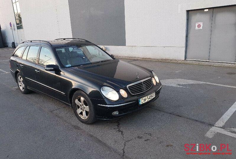 2003' Mercedes-Benz Klasa E photo #1