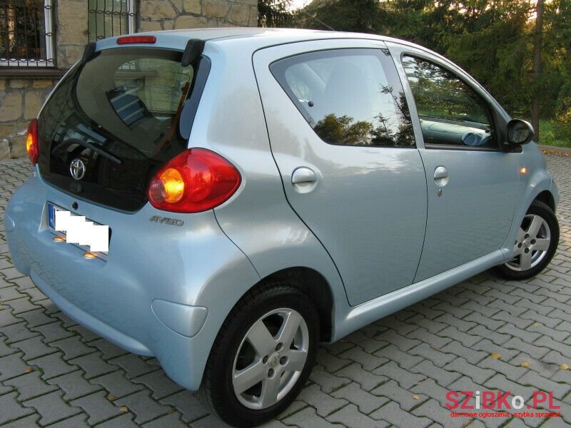 2005' Toyota Yaris photo #4