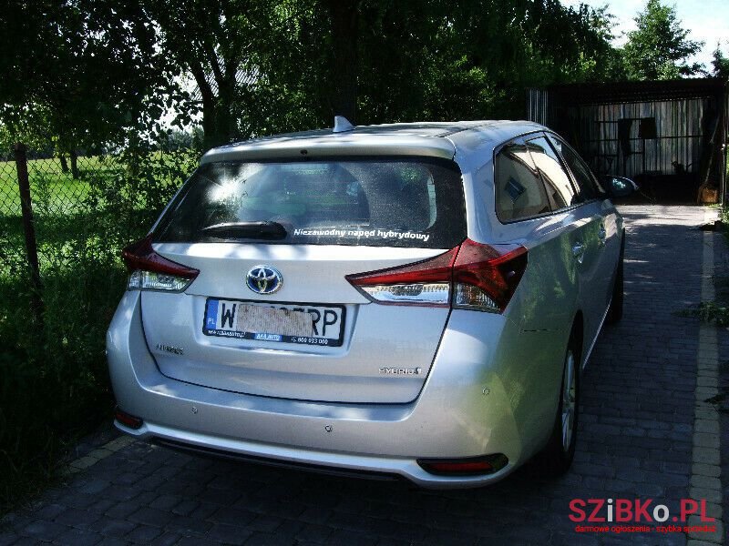 2017' Toyota Auris photo #2