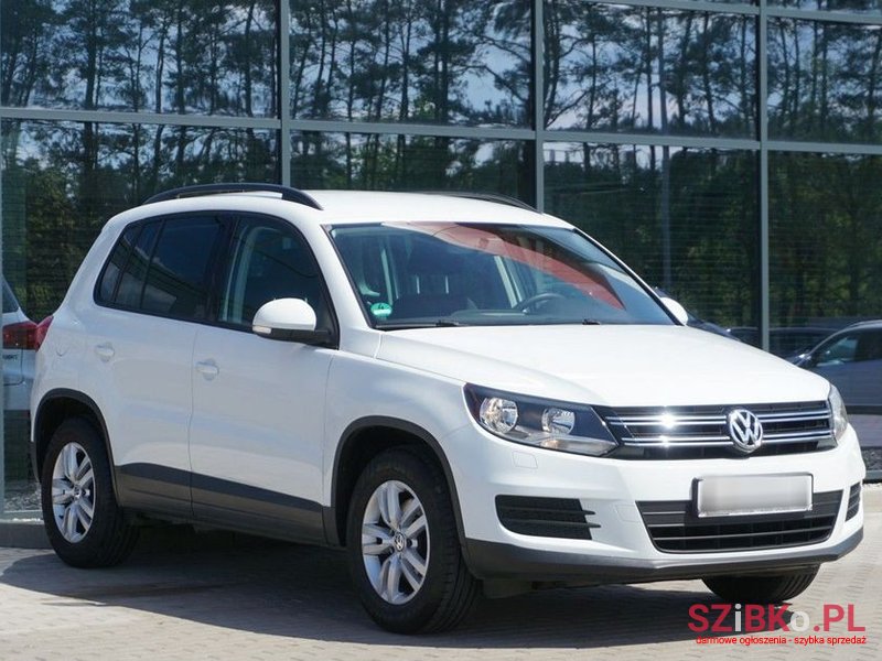 2015' Volkswagen Tiguan photo #4