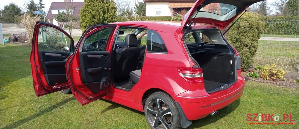 2008' Mercedes-Benz B-Class 200 Cdi photo #6