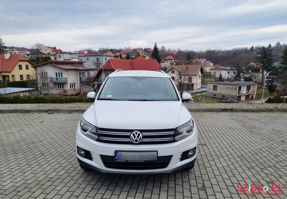 2012' Volkswagen Tiguan photo #3