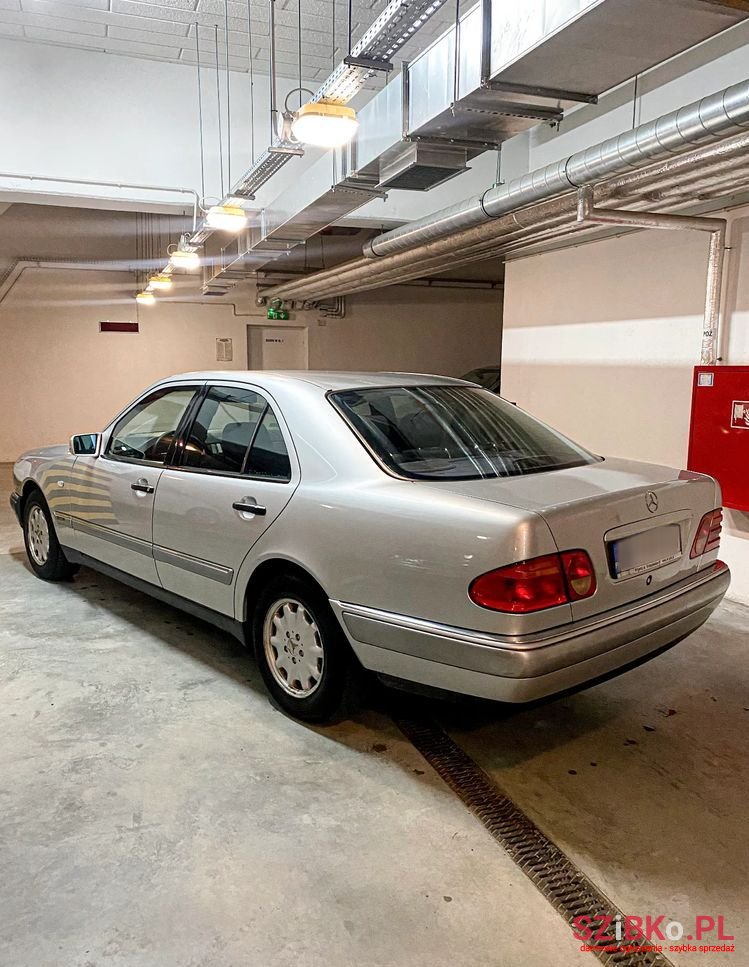 1999' Mercedes-Benz E-Class 250 Td photo #2