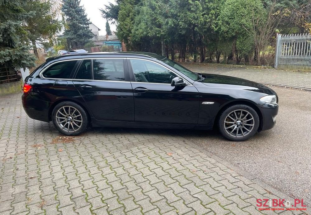 2010' BMW 5 Series photo #4