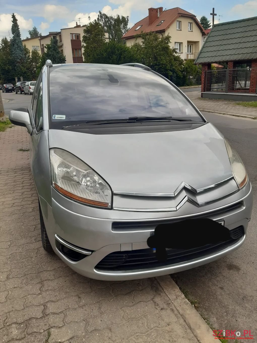 2010' Citroen C4 Picasso photo #2