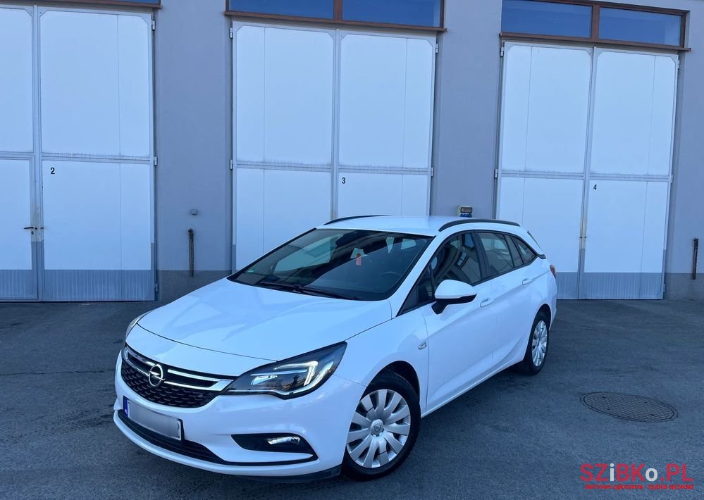 2018' Opel Astra V 1.6 Cdti Enjoy photo #1