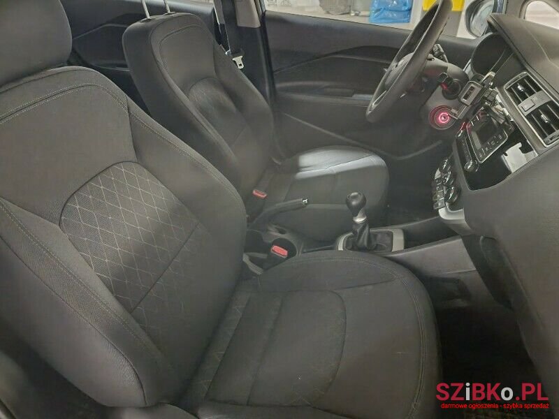 2016' Kia Rio photo #6