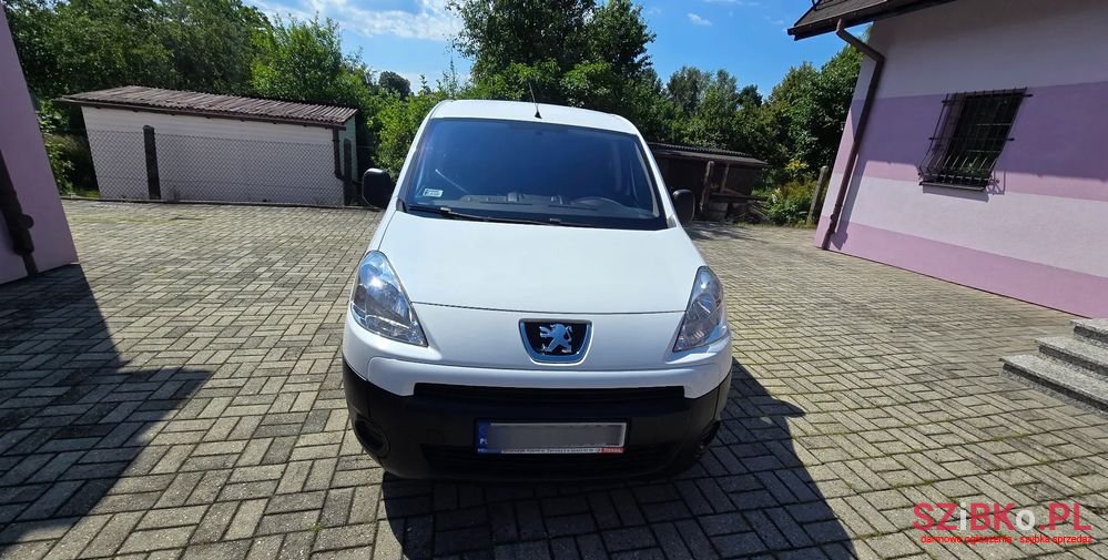 2009' Peugeot Partner photo #1