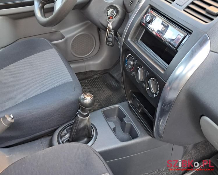 2010' Suzuki SX4 photo #6