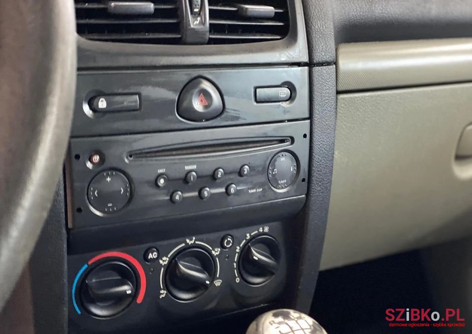 2003' Renault Clio photo #2