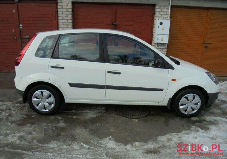 2006' Ford Fiesta photo #1