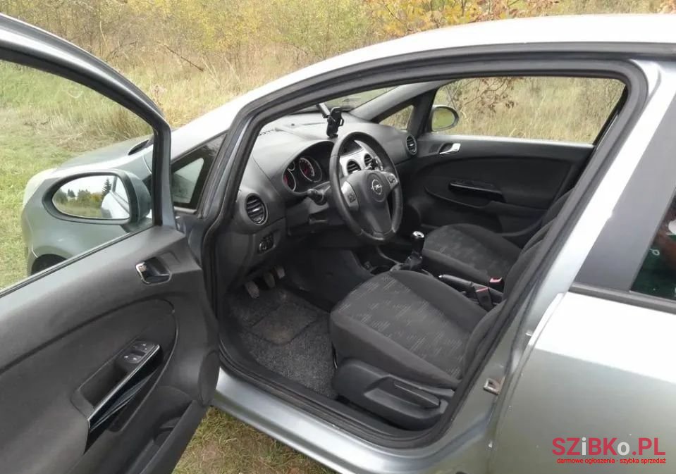2012' Opel Corsa photo #4