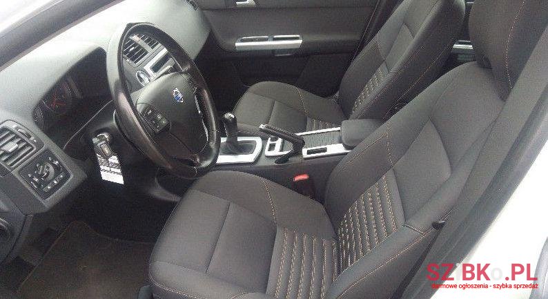 2010' Volvo V50 photo #1