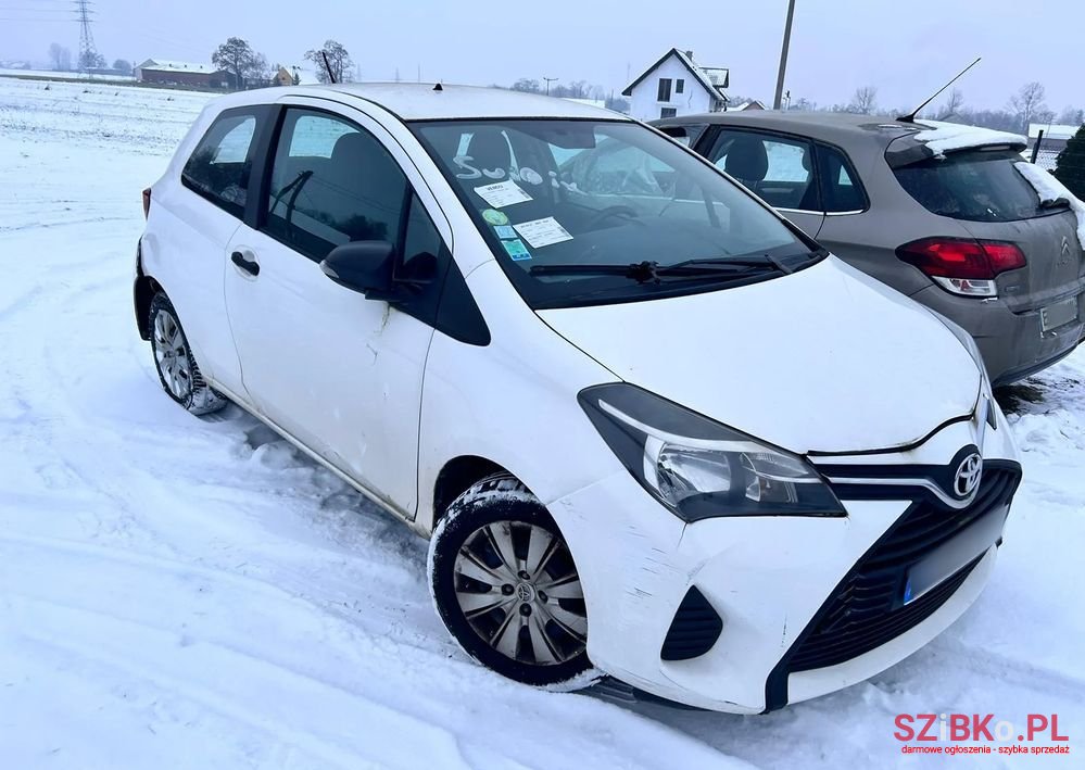 2015' Toyota Yaris 1.4 D-4D photo #1