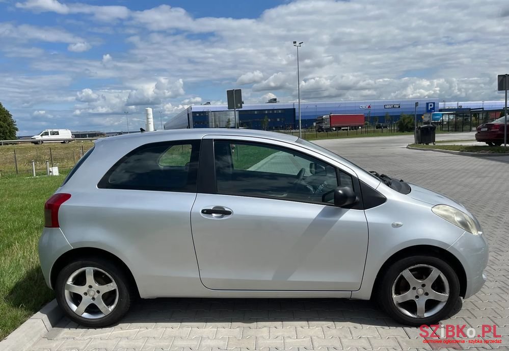 2007' Toyota Yaris 1.3 Terra photo #2