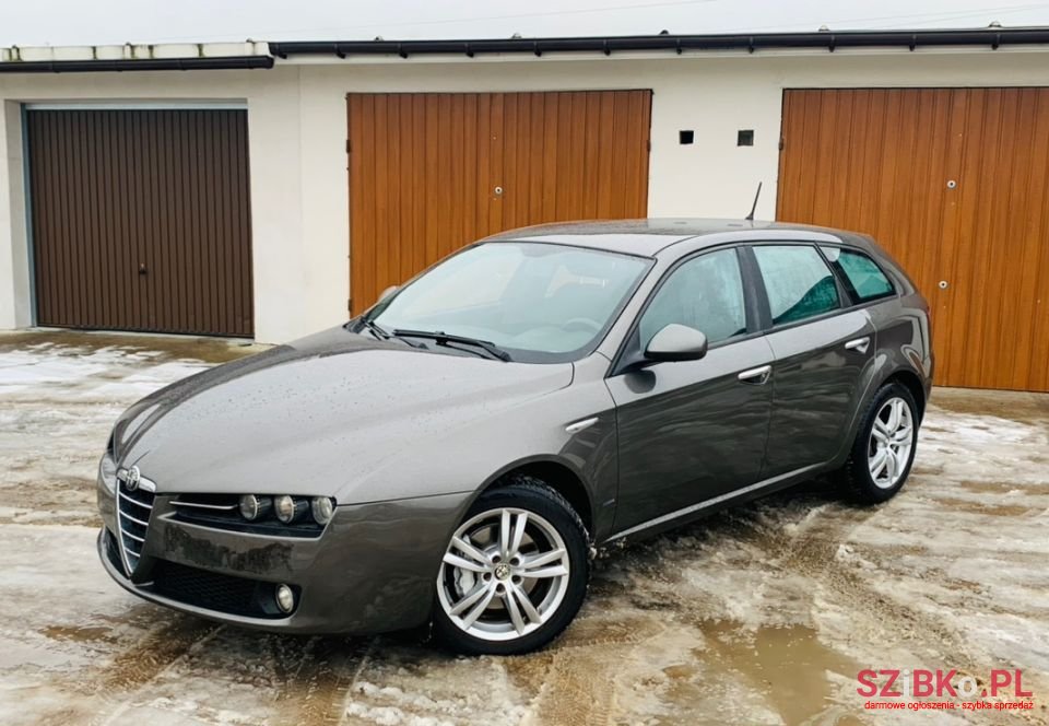 2010' Alfa Romeo 159 photo #2