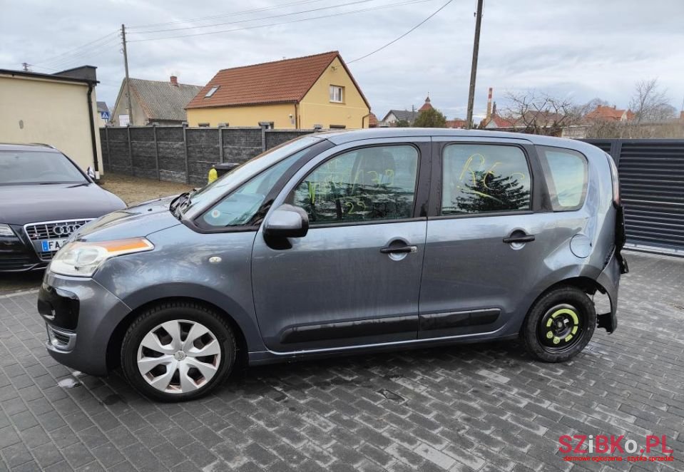 2011' Citroen C3 Picasso photo #2