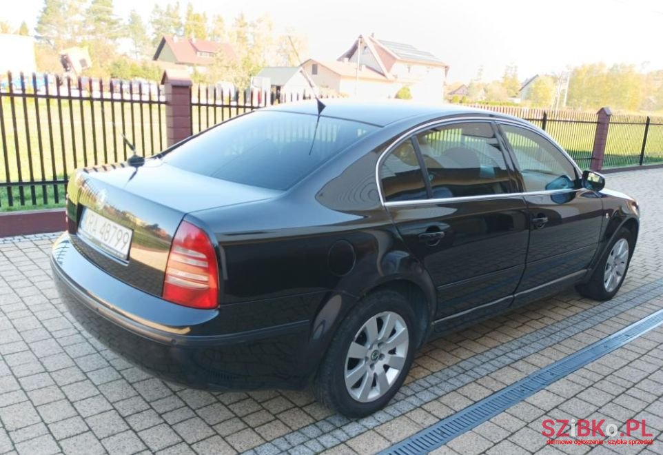 2004' Skoda Superb photo #4
