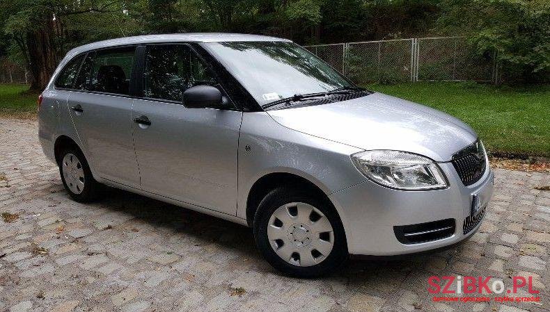 2009' Skoda Fabia photo #3