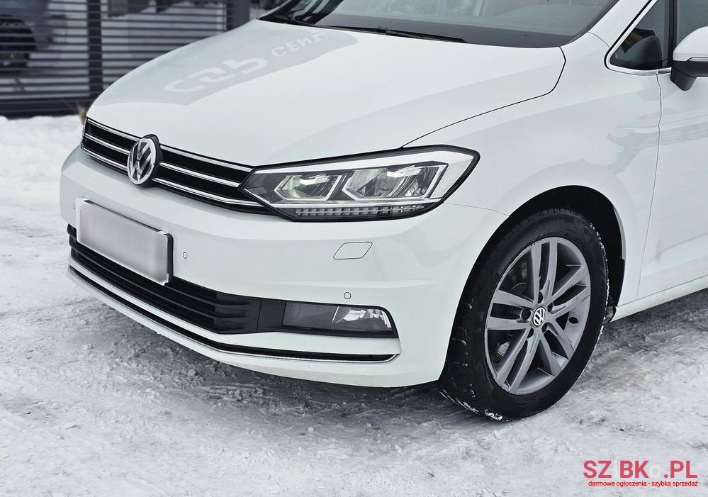 2020' Volkswagen Touran photo #5