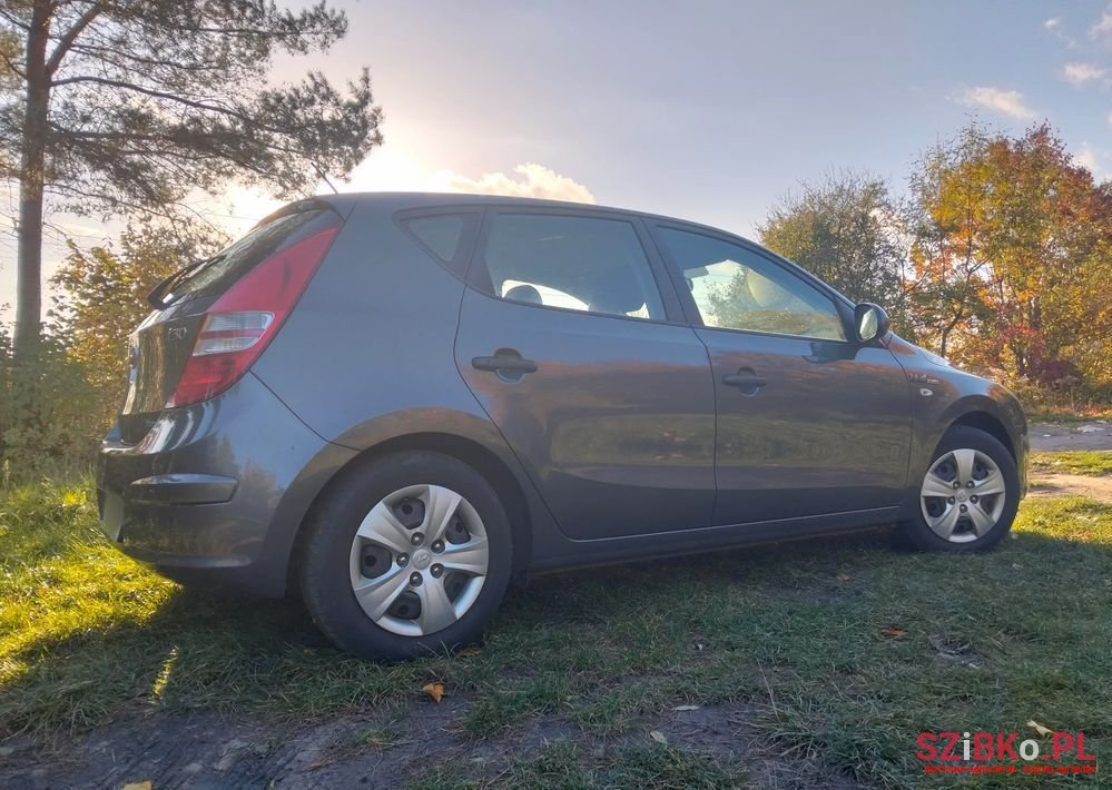 2010' Hyundai i30 photo #3