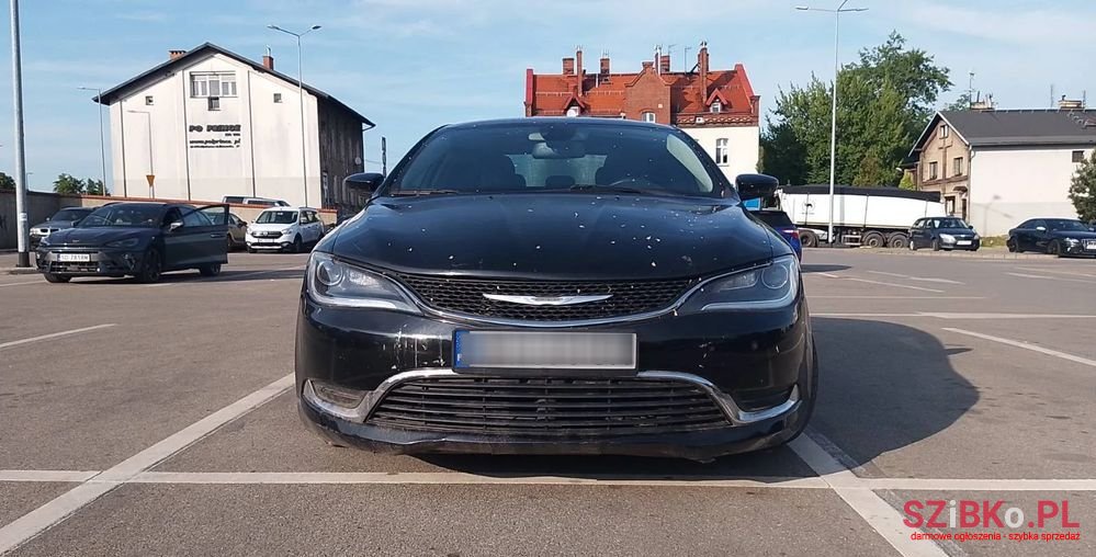 2017' Chrysler 200 photo #1