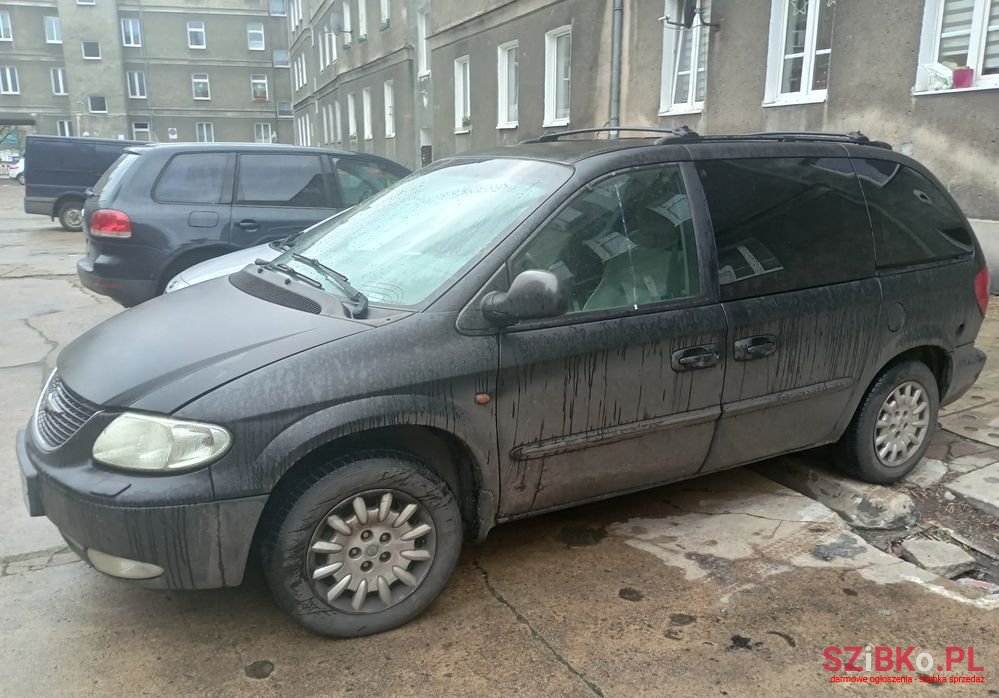 2001' Chrysler Voyager photo #6