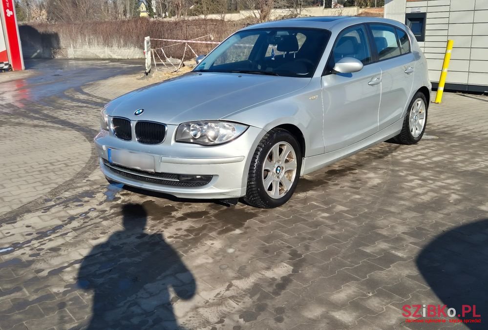 2008' BMW 1 Series 118I Edition Sport photo #4