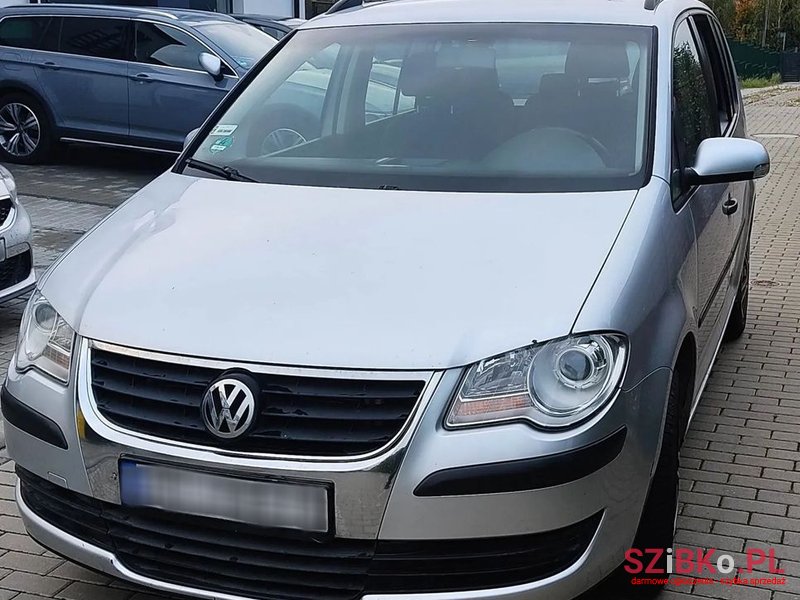 2006' Volkswagen Touran 1.9 Tdi Trendline photo #1