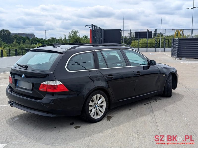 2009' BMW 5 Series 520D Touring photo #5